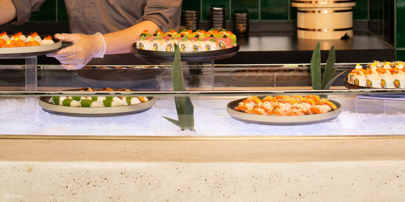 EAST Hong Kong 香港東隅｜FEAST (Food by EAST)｜Бранч «шведский стол», полу-шведский стол на обед, ужин «шведский стол»